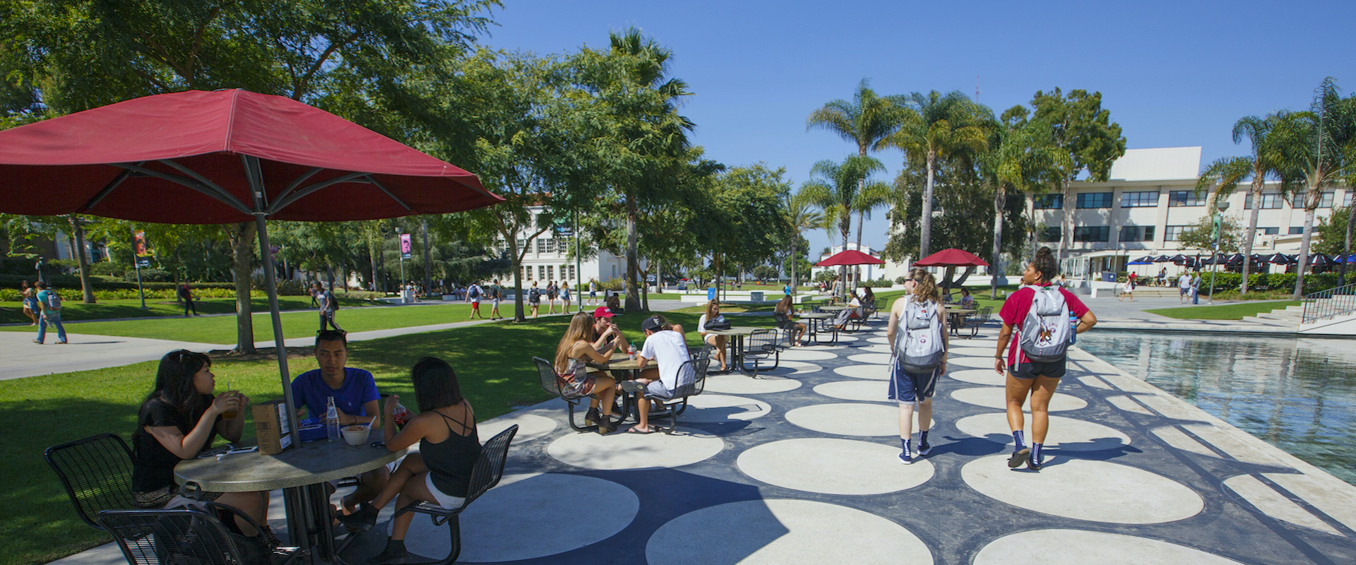 Students by Foley Fountain 1920x800